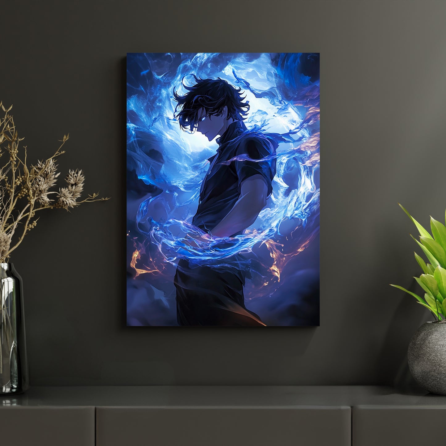 Hochwertiges Metallposter mit dynamischer Anime-Illustration eines geheimnisvollen Charakters, der in blauen magischen Flammen gehüllt ist. Inspiriert von der Atmosphäre bekannter Fantasy-Manhwa - perfekt für Sammler und Fans epischer Anime-Kunst.